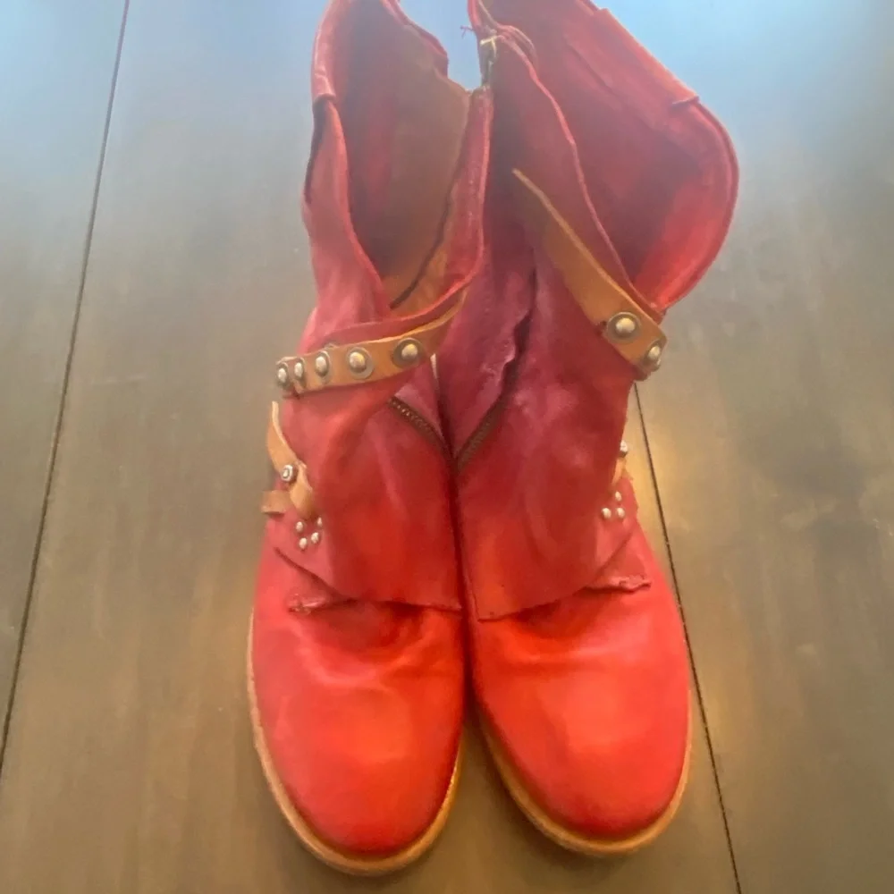 AS98 Red booties - Picture 2 of 3